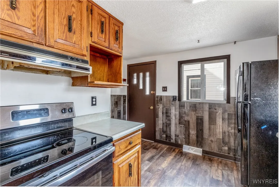 39 Ladner Avenue, Buffalo, New York 14220, Buffalo, New York 14220, 3 Bedrooms Bedrooms, 5 Rooms Rooms,1 BathroomBathrooms,Residential,For Sale,39 Ladner Avenue, Buffalo, New York 14220,B1619072