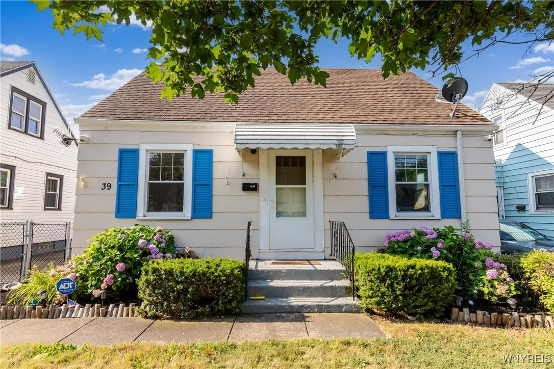 39 Ladner Avenue, Buffalo, New York 14220, Buffalo, New York 14220, 3 Bedrooms Bedrooms, 5 Rooms Rooms,1 BathroomBathrooms,Residential,For Sale,39 Ladner Avenue, Buffalo, New York 14220,B1619072