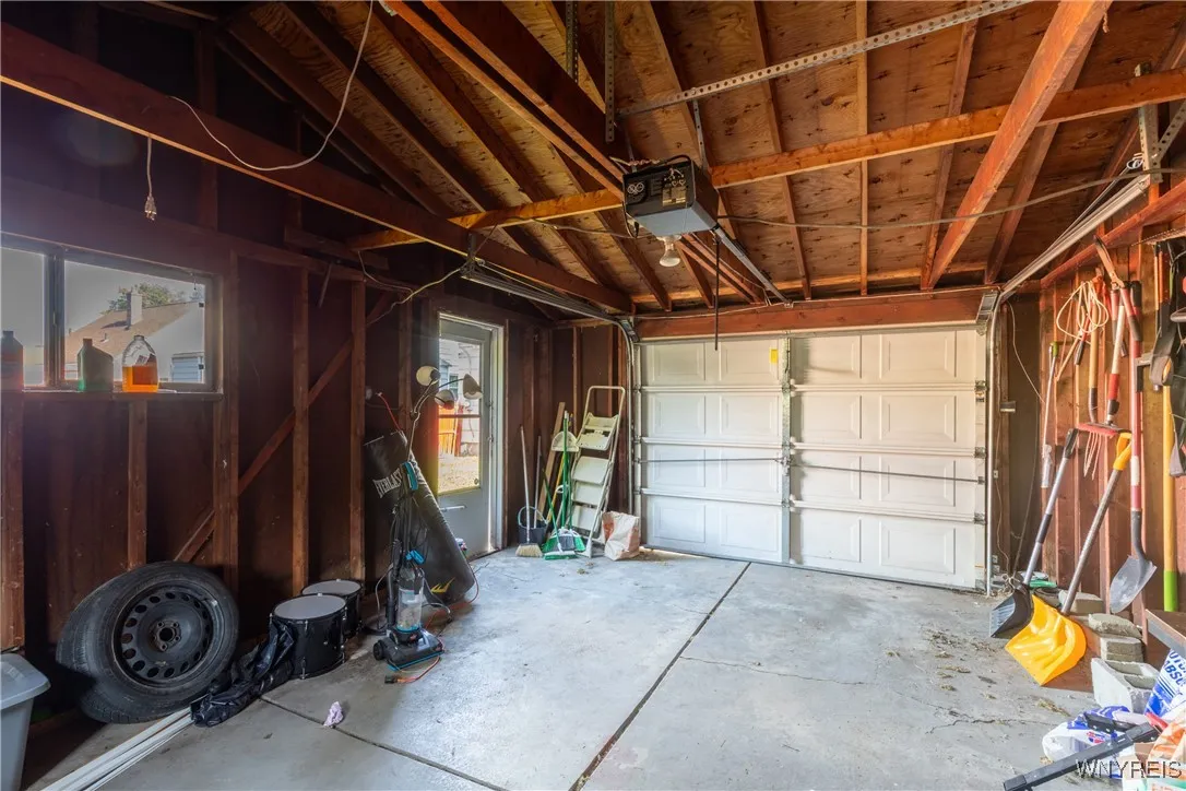 39 Ladner Avenue, Buffalo, New York 14220, Buffalo, New York 14220, 3 Bedrooms Bedrooms, 5 Rooms Rooms,1 BathroomBathrooms,Residential,For Sale,39 Ladner Avenue, Buffalo, New York 14220,B1619072