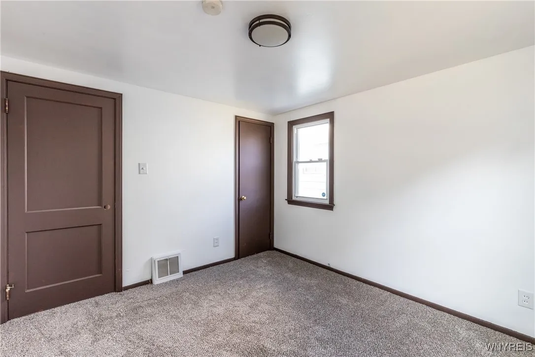 39 Ladner Avenue, Buffalo, New York 14220, Buffalo, New York 14220, 3 Bedrooms Bedrooms, 5 Rooms Rooms,1 BathroomBathrooms,Residential,For Sale,39 Ladner Avenue, Buffalo, New York 14220,B1619072
