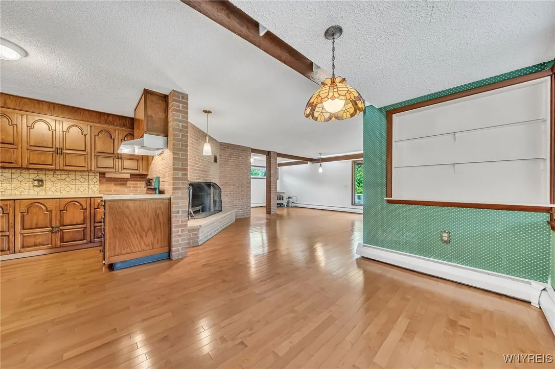 Breakfast Area - Kitchen