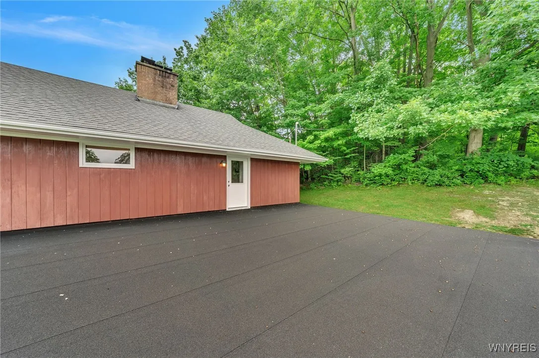 Upper Patio (Needs Balastrade)