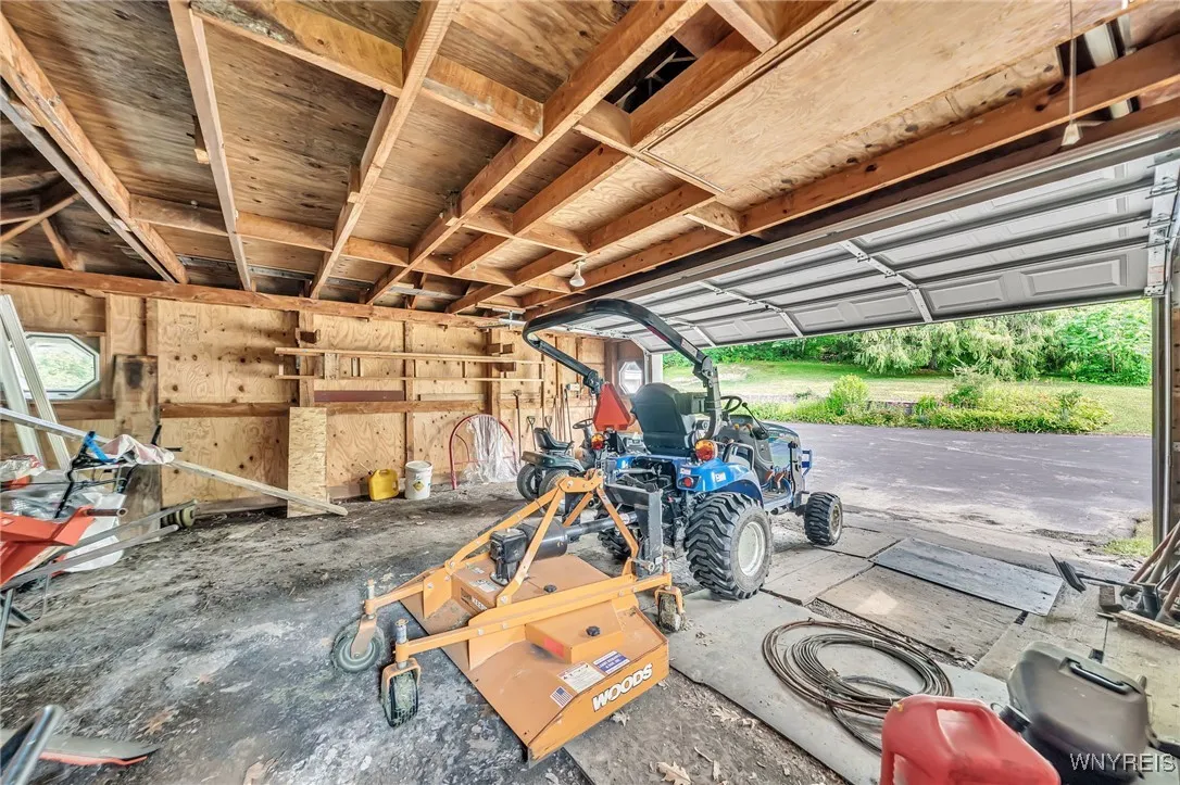 Detached Garage Space