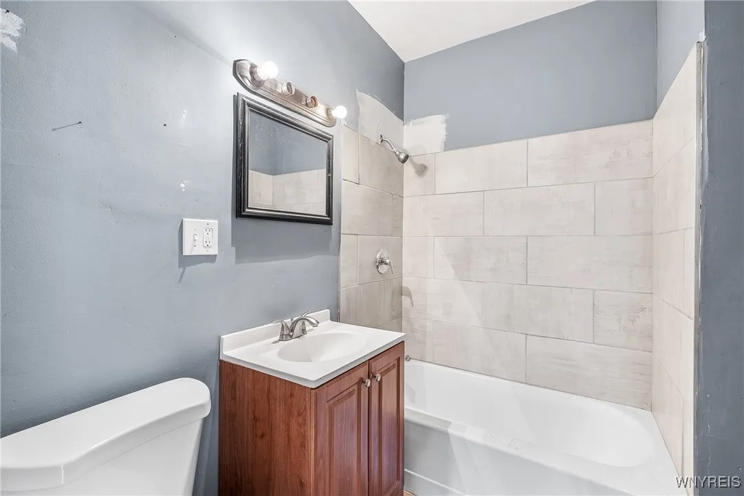 496 Lisbon Avenue, Buffalo, New York 14215, Buffalo, New York 14215, 4 Bedrooms Bedrooms, ,2 BathroomsBathrooms,Residential,Closed,496 Lisbon Avenue, Buffalo, New York 14215,0,B1624600