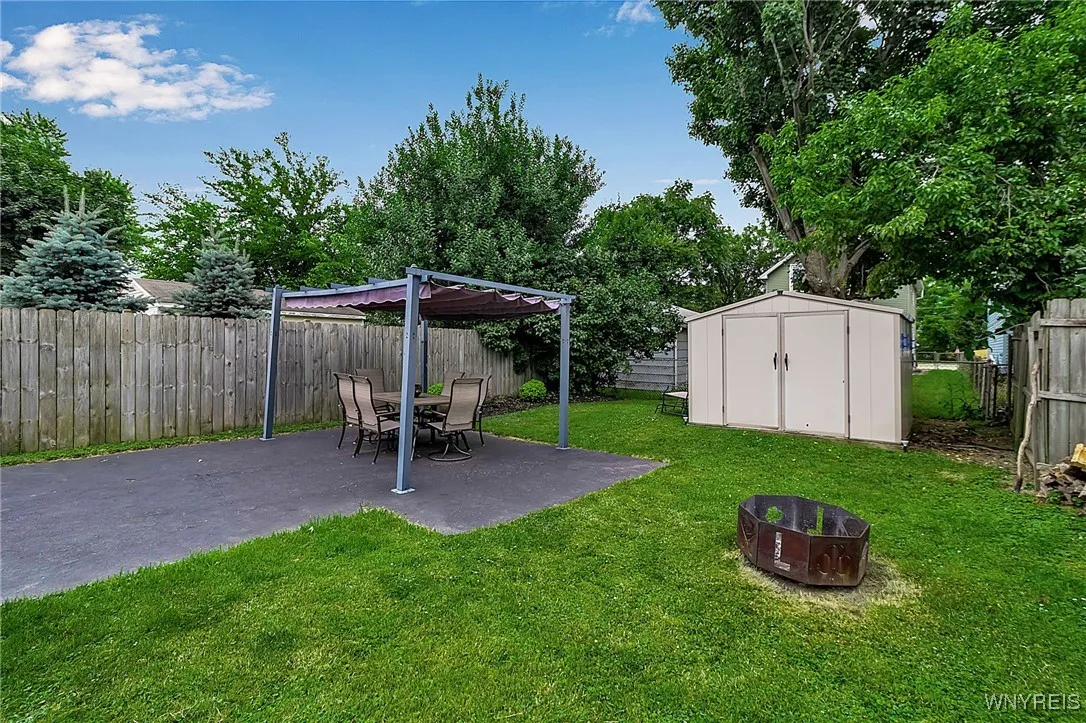 38 Dirkson Ave, West Seneca, New York 14224, West Seneca, New York 14224, 2 Bedrooms Bedrooms, 5 Rooms Rooms,1 BathroomBathrooms,Residential,Closed,38 Dirkson Ave, West Seneca, New York 14224,0,B1624523