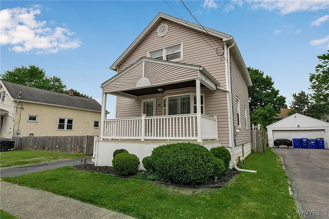 38 Dirkson Ave, West Seneca, New York 14224, West Seneca, New York 14224, 2 Bedrooms Bedrooms, 5 Rooms Rooms,1 BathroomBathrooms,Residential,Closed,38 Dirkson Ave, West Seneca, New York 14224,0,B1624523
