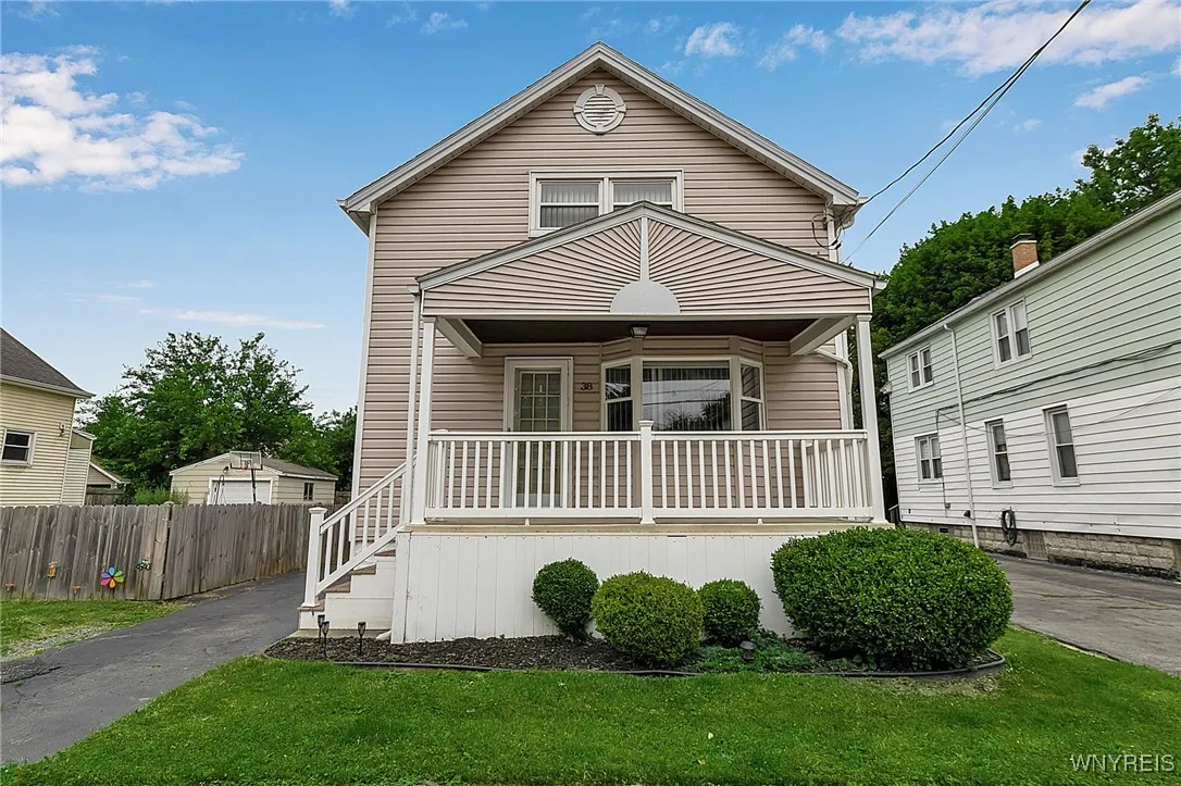 38 Dirkson Ave, West Seneca, New York 14224, West Seneca, New York 14224, 2 Bedrooms Bedrooms, 5 Rooms Rooms,1 BathroomBathrooms,Residential,Closed,38 Dirkson Ave, West Seneca, New York 14224,0,B1624523