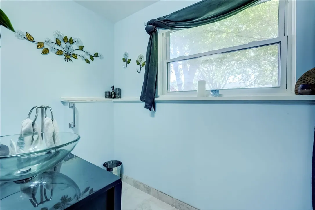 17 Mountbatten Street, Henrietta, New York 14623, Henrietta, New York 14623, 3 Bedrooms Bedrooms, 7 Rooms Rooms,1 BathroomBathrooms,Residential,Closed,17 Mountbatten Street, Henrietta, New York 14623,0,R1624788