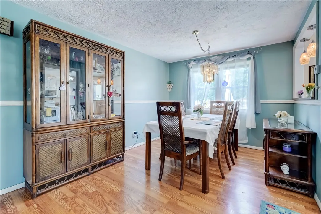 17 Mountbatten Street, Henrietta, New York 14623, Henrietta, New York 14623, 3 Bedrooms Bedrooms, 7 Rooms Rooms,1 BathroomBathrooms,Residential,Closed,17 Mountbatten Street, Henrietta, New York 14623,0,R1624788