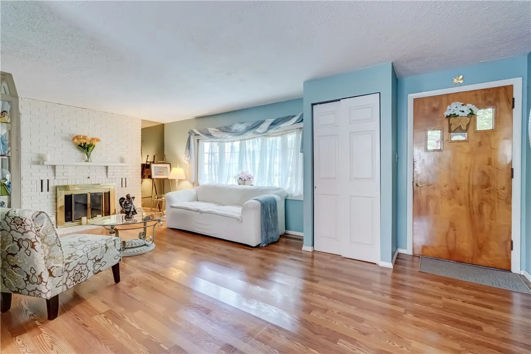 17 Mountbatten Street, Henrietta, New York 14623, Henrietta, New York 14623, 3 Bedrooms Bedrooms, 7 Rooms Rooms,1 BathroomBathrooms,Residential,Closed,17 Mountbatten Street, Henrietta, New York 14623,0,R1624788