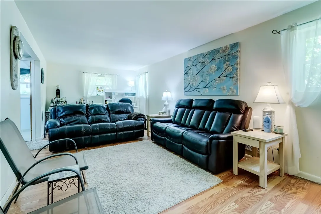 17 Mountbatten Street, Henrietta, New York 14623, Henrietta, New York 14623, 3 Bedrooms Bedrooms, 7 Rooms Rooms,1 BathroomBathrooms,Residential,Closed,17 Mountbatten Street, Henrietta, New York 14623,0,R1624788