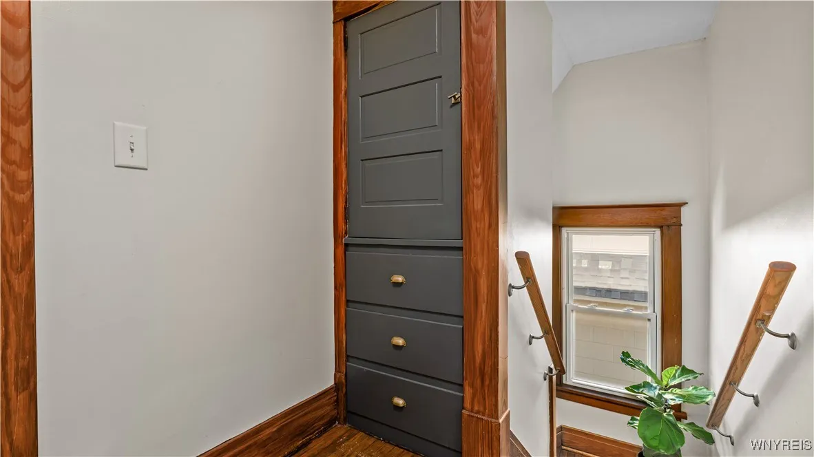 56 Hamilton Boulevard, Tonawanda, New York 14217, Tonawanda, New York 14217, 3 Bedrooms Bedrooms, 5 Rooms Rooms,1 BathroomBathrooms,Residential,For Sale,56 Hamilton Boulevard, Tonawanda, New York 14217,B1624787