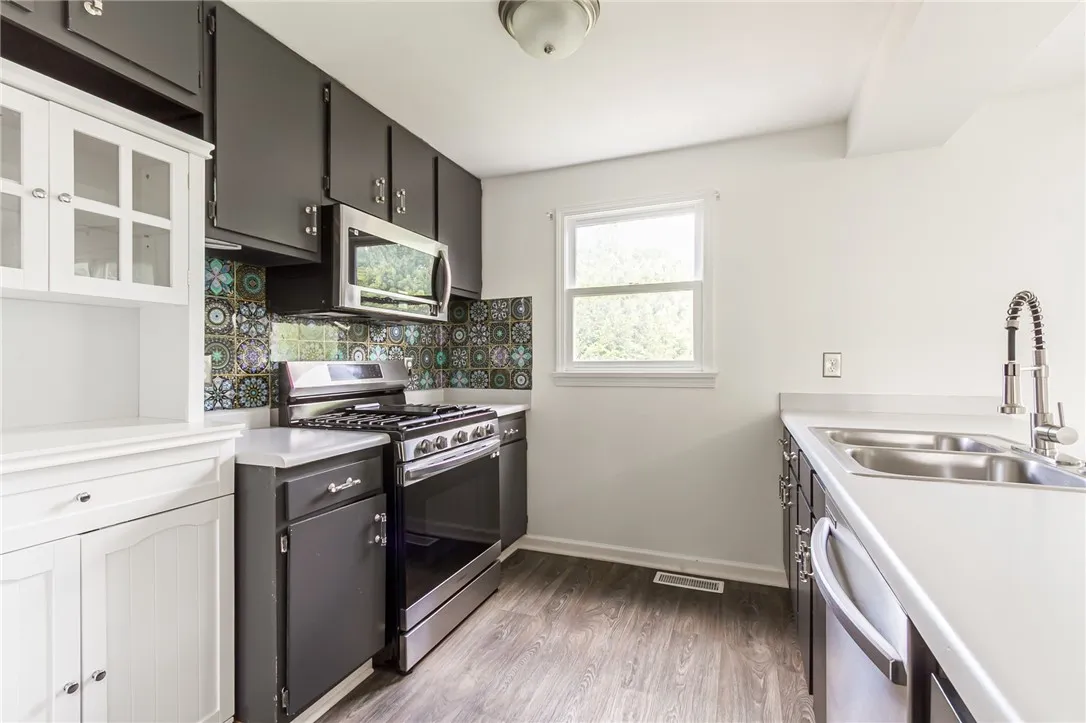 1165 Hampton Drive, Victor, New York 14564, Victor, New York 14564, 2 Bedrooms Bedrooms, 4 Rooms Rooms,1 BathroomBathrooms,Residential,Closed,1165 Hampton Drive, Victor, New York 14564,0,R1624433