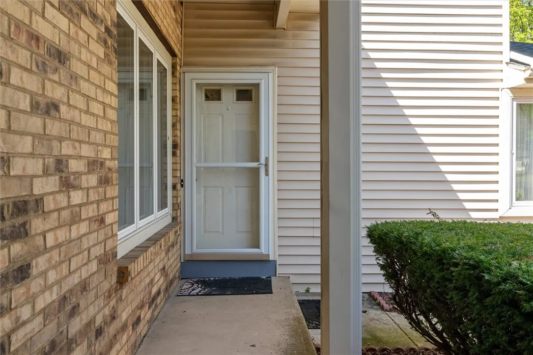 105 Kalyna Dr Drive, Irondequoit, New York 14617, Irondequoit, New York 14617, 2 Bedrooms Bedrooms, 5 Rooms Rooms,1 BathroomBathrooms,Residential,For Sale,105 Kalyna Dr Drive, Irondequoit, New York 14617,0,R1624060