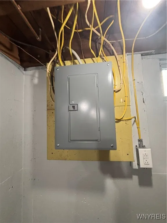 108 Mcconkey Dr, Tonawanda, New York 14223, Tonawanda, New York 14223, 2 Bedrooms Bedrooms, 5 Rooms Rooms,1 BathroomBathrooms,Residential,For Sale,108 Mcconkey Dr, Tonawanda, New York 14223,B1624771