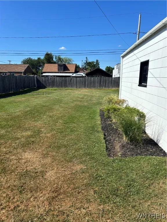 108 Mcconkey Dr, Tonawanda, New York 14223, Tonawanda, New York 14223, 2 Bedrooms Bedrooms, 5 Rooms Rooms,1 BathroomBathrooms,Residential,For Sale,108 Mcconkey Dr, Tonawanda, New York 14223,B1624771