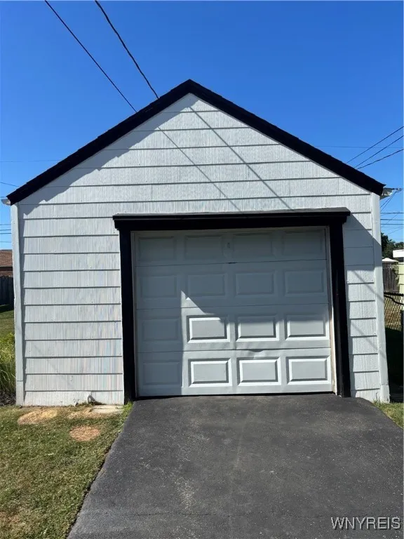 108 Mcconkey Dr, Tonawanda, New York 14223, Tonawanda, New York 14223, 2 Bedrooms Bedrooms, 5 Rooms Rooms,1 BathroomBathrooms,Residential,For Sale,108 Mcconkey Dr, Tonawanda, New York 14223,B1624771