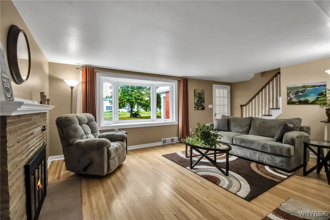 440 Roycroft Boulevard, Amherst, New York 14226, Amherst, New York 14226, 4 Bedrooms Bedrooms, 9 Rooms Rooms,1 BathroomBathrooms,Residential,For Sale,440 Roycroft Boulevard, Amherst, New York 14226,B1623676