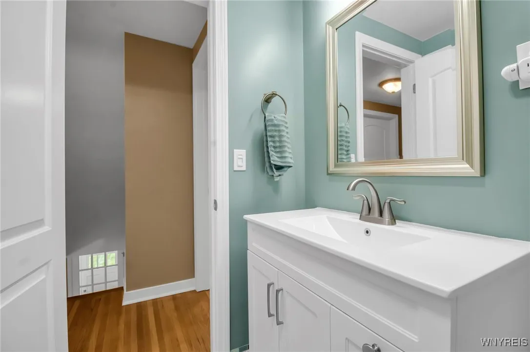 440 Roycroft Boulevard, Amherst, New York 14226, Amherst, New York 14226, 4 Bedrooms Bedrooms, 9 Rooms Rooms,1 BathroomBathrooms,Residential,For Sale,440 Roycroft Boulevard, Amherst, New York 14226,B1623676