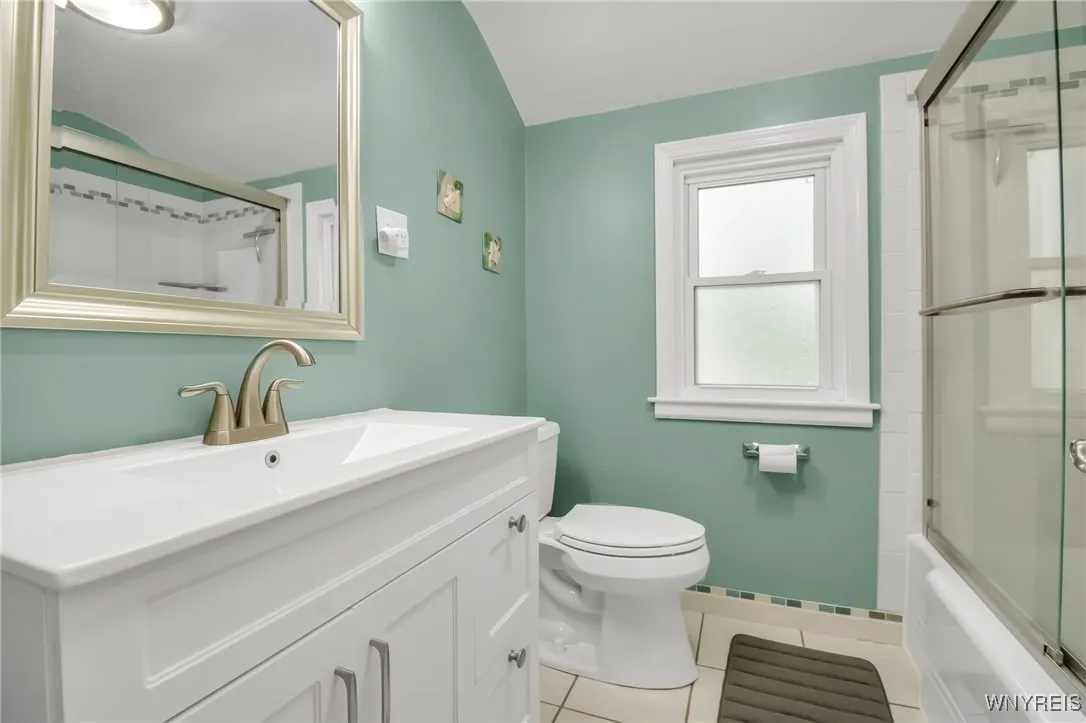 440 Roycroft Boulevard, Amherst, New York 14226, Amherst, New York 14226, 4 Bedrooms Bedrooms, 9 Rooms Rooms,1 BathroomBathrooms,Residential,For Sale,440 Roycroft Boulevard, Amherst, New York 14226,B1623676