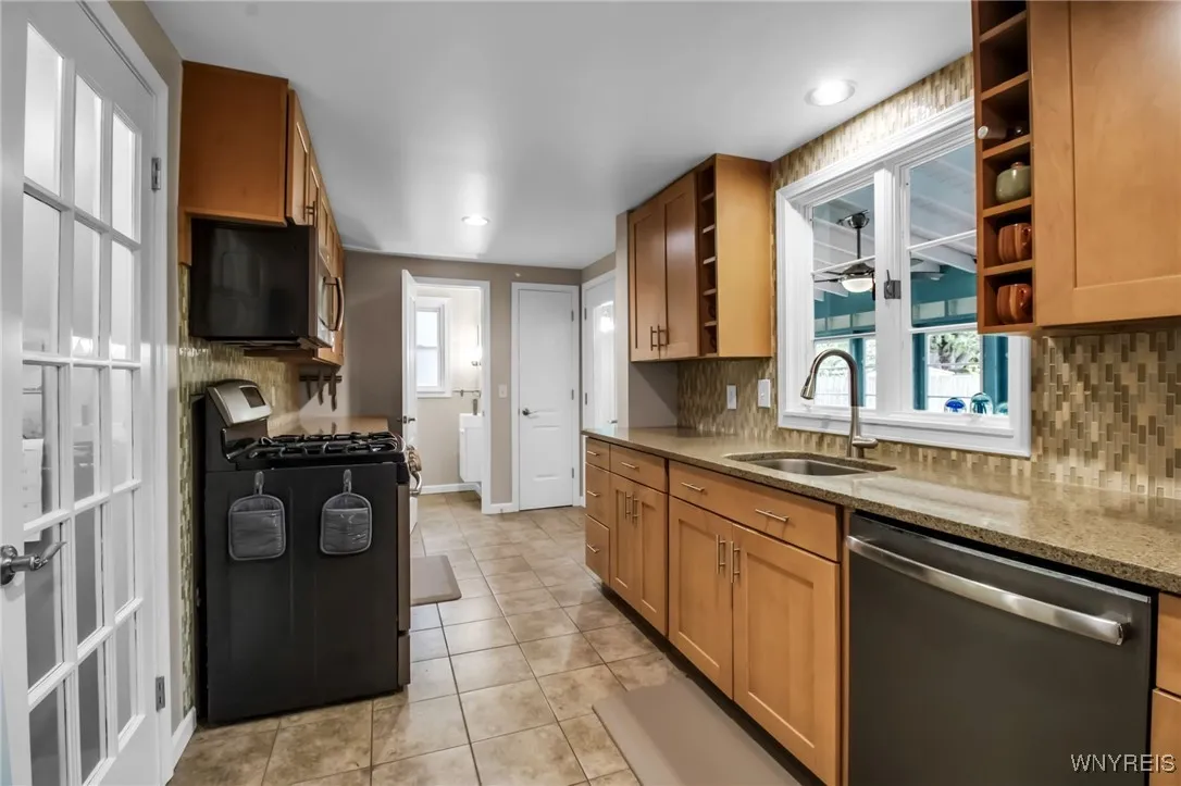 440 Roycroft Boulevard, Amherst, New York 14226, Amherst, New York 14226, 4 Bedrooms Bedrooms, 9 Rooms Rooms,1 BathroomBathrooms,Residential,For Sale,440 Roycroft Boulevard, Amherst, New York 14226,B1623676