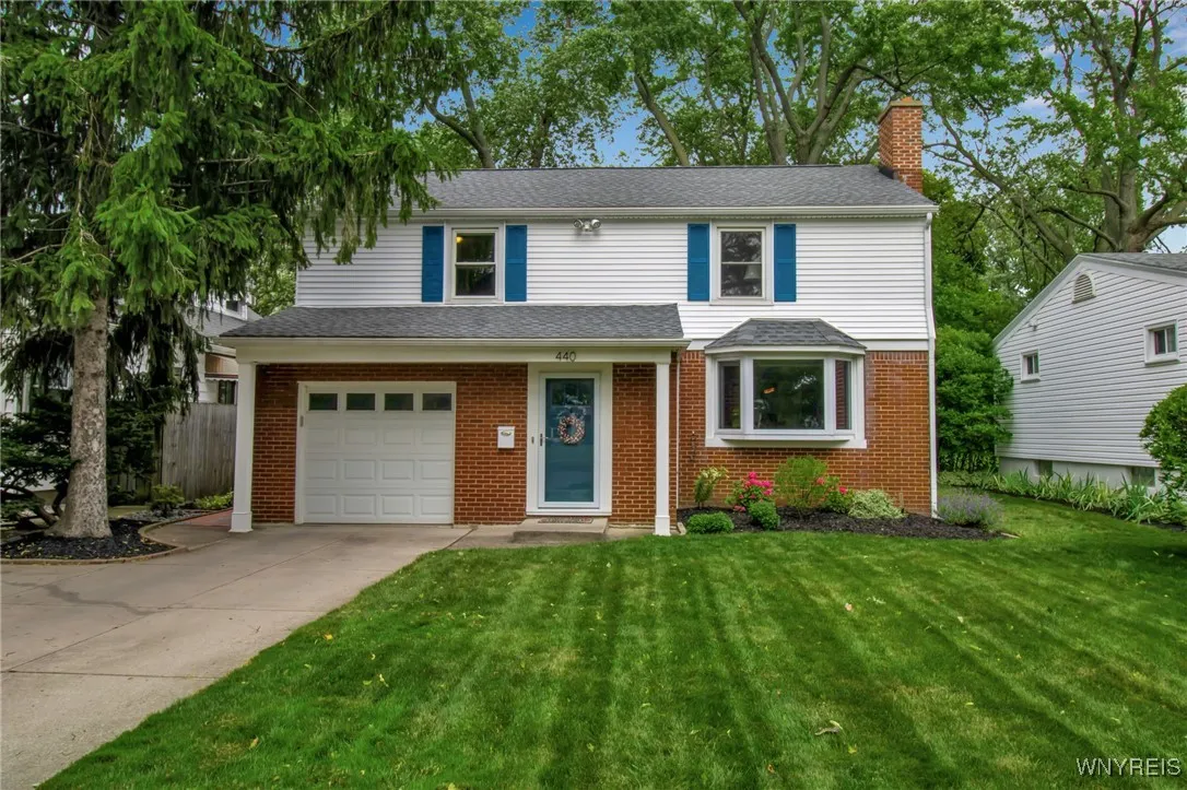 440 Roycroft Boulevard, Amherst, New York 14226, Amherst, New York 14226, 4 Bedrooms Bedrooms, 9 Rooms Rooms,1 BathroomBathrooms,Residential,For Sale,440 Roycroft Boulevard, Amherst, New York 14226,B1623676