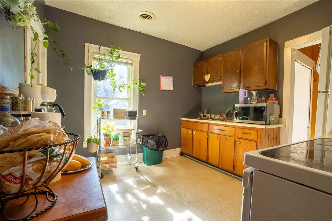 615 West Miller Street, Arcadia, New York 14513, Arcadia, New York 14513, 4 Bedrooms Bedrooms, ,2 BathroomsBathrooms,Residential,For Sale,615 West Miller Street, Arcadia, New York 14513,0,R1622839