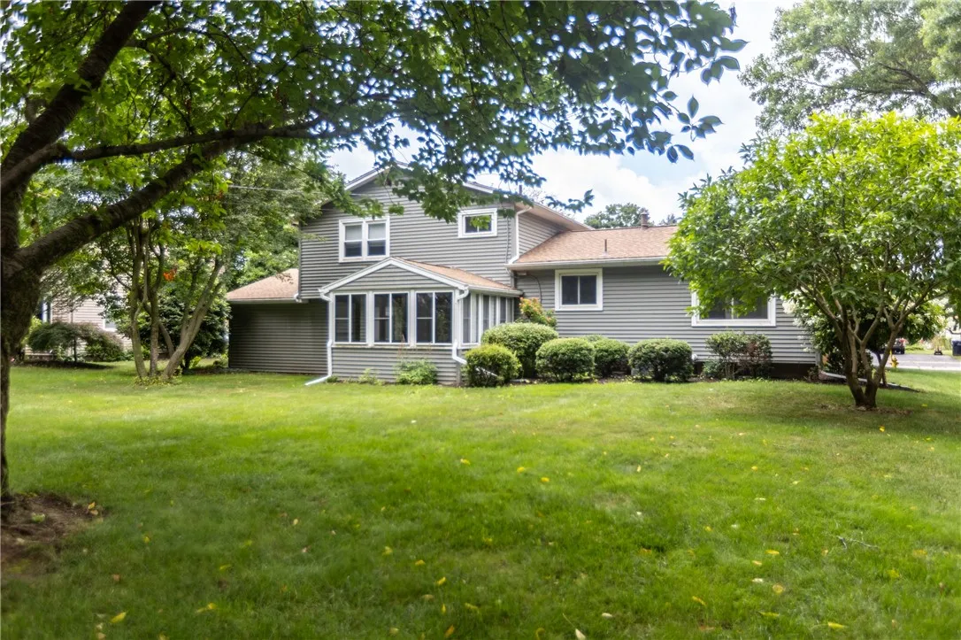 110 Bay Knoll Rd, Irondequoit, New York 14622, Irondequoit, New York 14622, 3 Bedrooms Bedrooms, 7 Rooms Rooms,1 BathroomBathrooms,Residential,Closed,110 Bay Knoll Rd, Irondequoit, New York 14622,0,R1623622