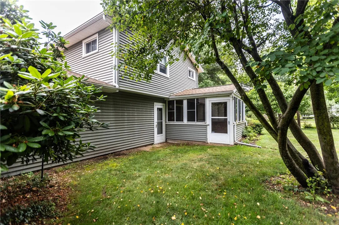110 Bay Knoll Rd, Irondequoit, New York 14622, Irondequoit, New York 14622, 3 Bedrooms Bedrooms, 7 Rooms Rooms,1 BathroomBathrooms,Residential,Closed,110 Bay Knoll Rd, Irondequoit, New York 14622,0,R1623622