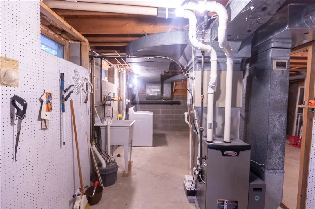 110 Bay Knoll Rd, Irondequoit, New York 14622, Irondequoit, New York 14622, 3 Bedrooms Bedrooms, 7 Rooms Rooms,1 BathroomBathrooms,Residential,Closed,110 Bay Knoll Rd, Irondequoit, New York 14622,0,R1623622