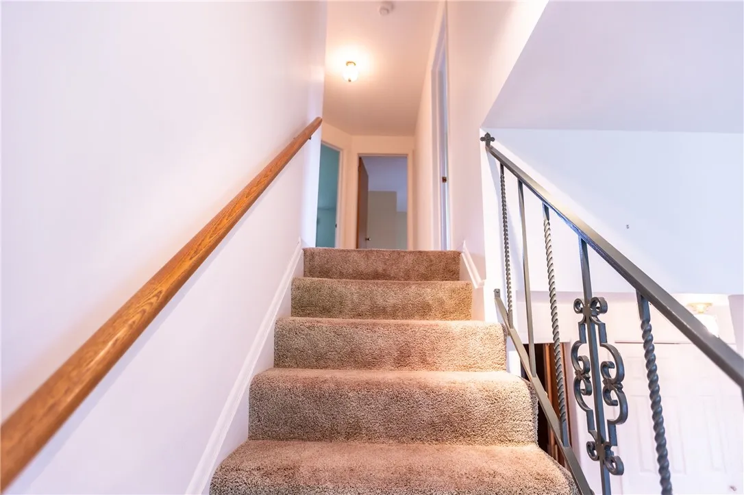 110 Bay Knoll Rd, Irondequoit, New York 14622, Irondequoit, New York 14622, 3 Bedrooms Bedrooms, 7 Rooms Rooms,1 BathroomBathrooms,Residential,Closed,110 Bay Knoll Rd, Irondequoit, New York 14622,0,R1623622