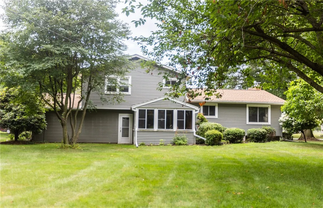 110 Bay Knoll Rd, Irondequoit, New York 14622, Irondequoit, New York 14622, 3 Bedrooms Bedrooms, 7 Rooms Rooms,1 BathroomBathrooms,Residential,Closed,110 Bay Knoll Rd, Irondequoit, New York 14622,0,R1623622