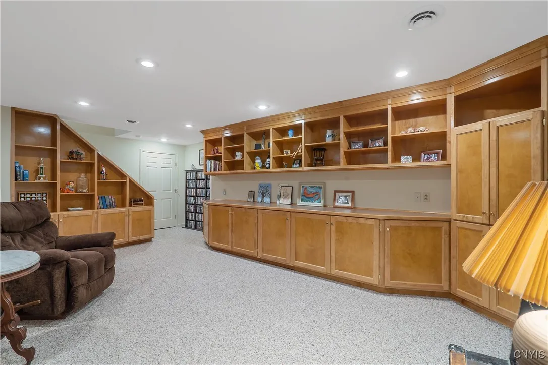 Finished basement with built-ins