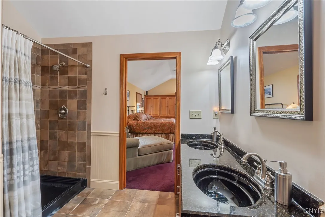 Main floor primary bath