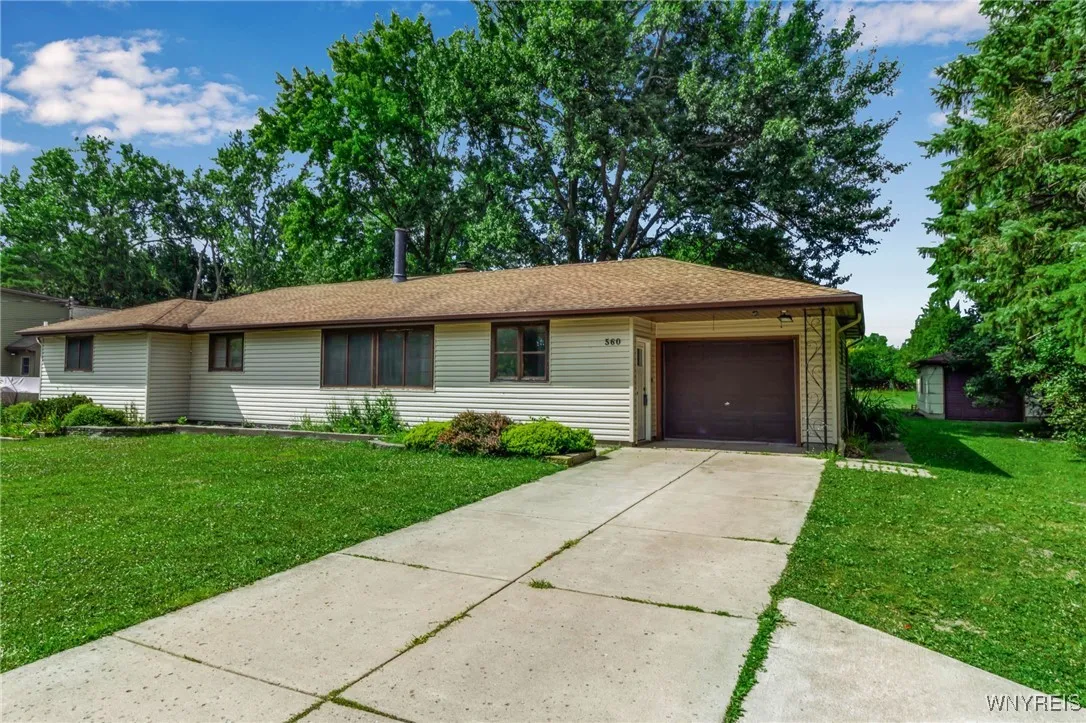 560 Reserve Road, West Seneca, New York 14224, West Seneca, New York 14224, 4 Bedrooms Bedrooms, 7 Rooms Rooms,2 BathroomsBathrooms,Residential,Closed,560 Reserve Road, West Seneca, New York 14224,0,B1623721