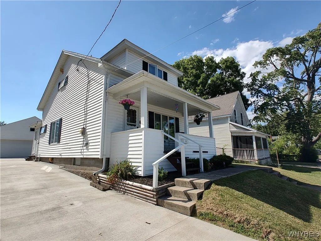 15 Kent Avenue, Hamburg, New York 14219, Hamburg, New York 14219, 3 Bedrooms Bedrooms, 5 Rooms Rooms,1 BathroomBathrooms,Residential,Closed,15 Kent Avenue, Hamburg, New York 14219,0,B1624739