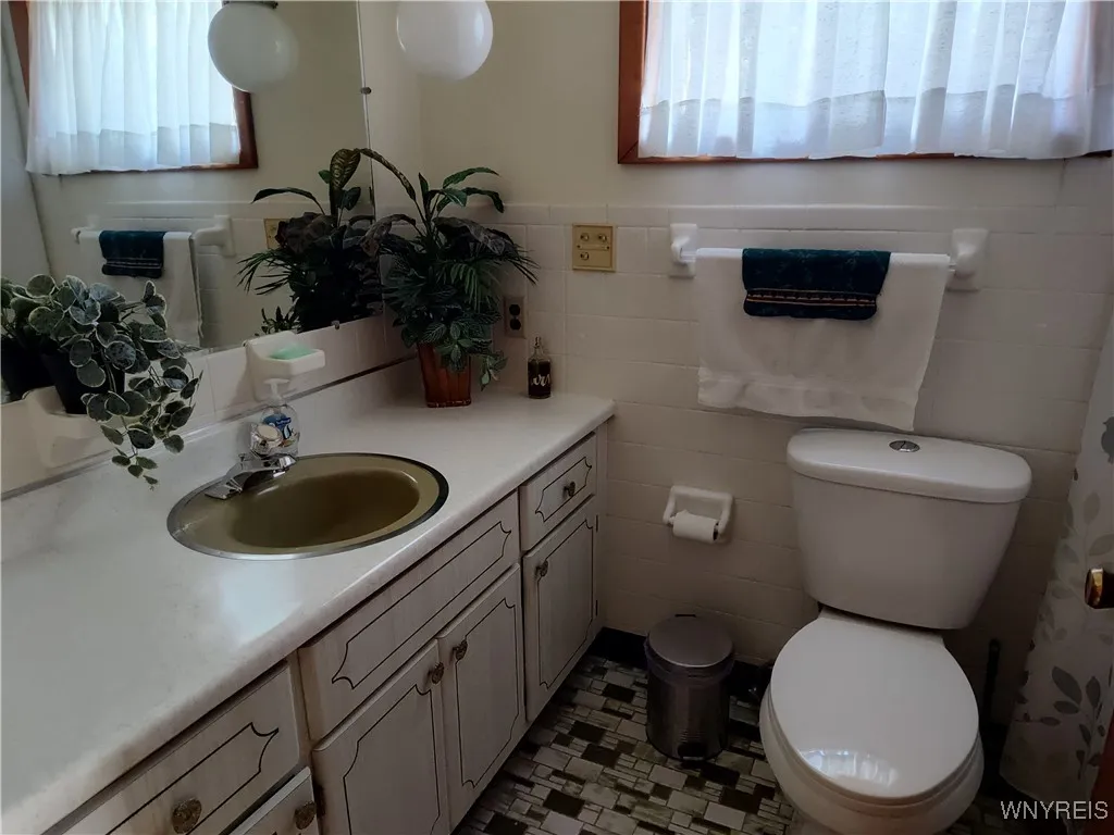 15 Kent Avenue, Hamburg, New York 14219, Hamburg, New York 14219, 3 Bedrooms Bedrooms, 5 Rooms Rooms,1 BathroomBathrooms,Residential,Closed,15 Kent Avenue, Hamburg, New York 14219,0,B1624739