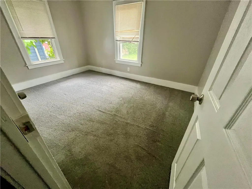 342 Champlain Street 340, Rochester, New York 1461, Rochester, New York 14611, 2 Bedrooms Bedrooms, 6 Rooms Rooms,1 BathroomBathrooms,Residential Lease,For Rent,342 Champlain Street 340, Rochester, New York 1461,R1624663