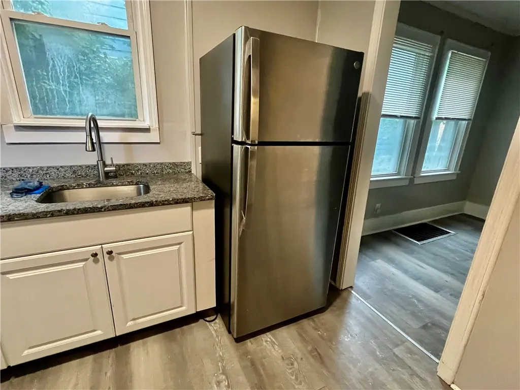 342 Champlain Street 340, Rochester, New York 1461, Rochester, New York 14611, 2 Bedrooms Bedrooms, 6 Rooms Rooms,1 BathroomBathrooms,Residential Lease,For Rent,342 Champlain Street 340, Rochester, New York 1461,R1624663