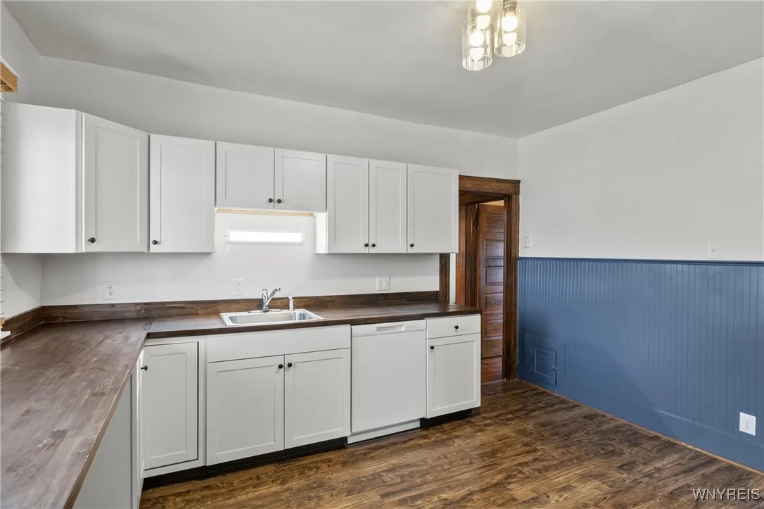 329 Huntington Avenue, Buffalo, New York 14214, Buffalo, New York 14214, 5 Bedrooms Bedrooms, ,2 BathroomsBathrooms,Residential,For Sale,329 Huntington Avenue, Buffalo, New York 14214,B1623247