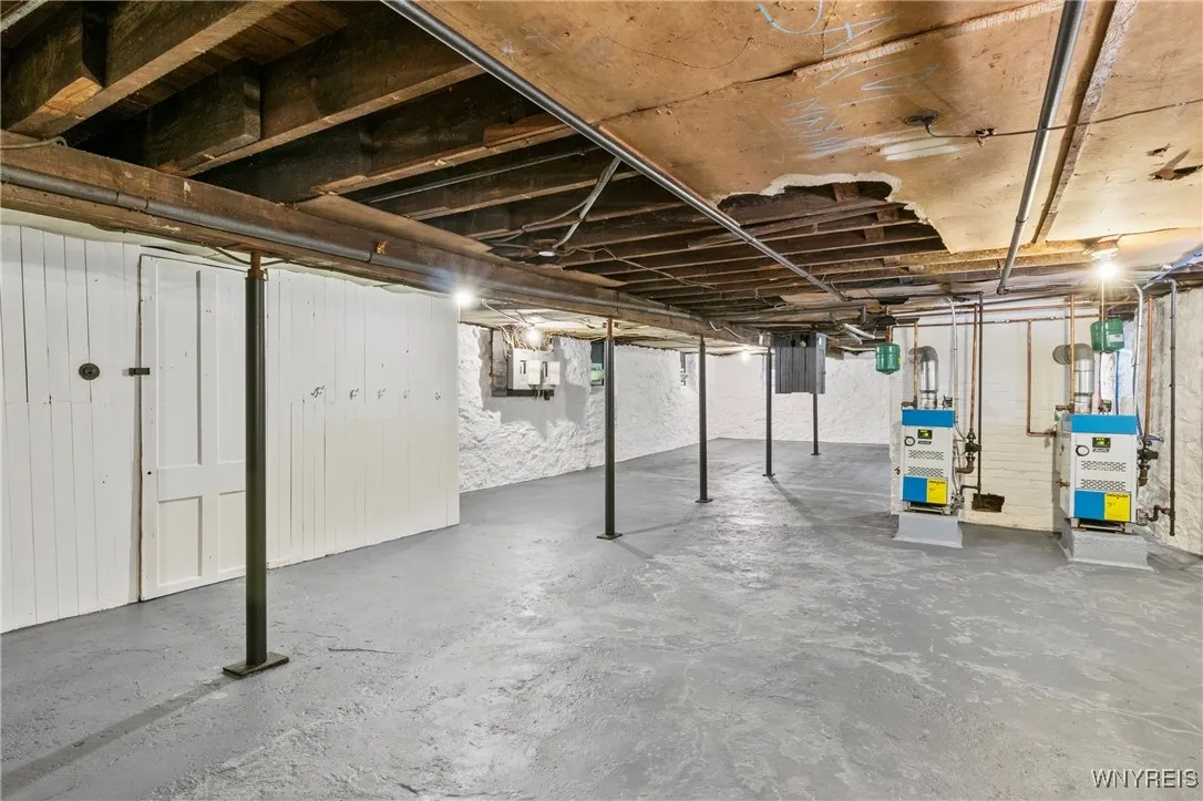 329 Huntington Avenue, Buffalo, New York 14214, Buffalo, New York 14214, 5 Bedrooms Bedrooms, ,2 BathroomsBathrooms,Residential,For Sale,329 Huntington Avenue, Buffalo, New York 14214,B1623247
