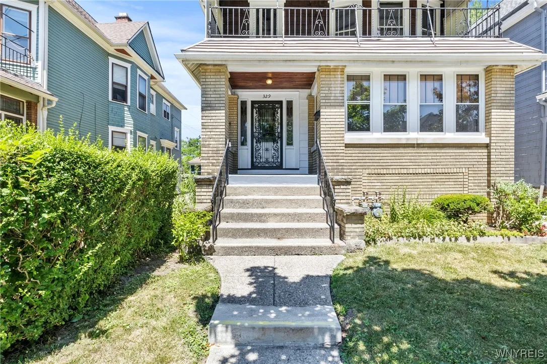 329 Huntington Avenue, Buffalo, New York 14214, Buffalo, New York 14214, 5 Bedrooms Bedrooms, ,2 BathroomsBathrooms,Residential,For Sale,329 Huntington Avenue, Buffalo, New York 14214,B1623247