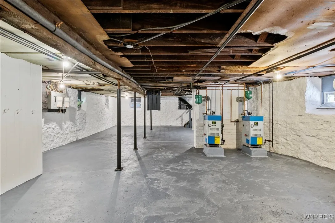 329 Huntington Avenue, Buffalo, New York 14214, Buffalo, New York 14214, 5 Bedrooms Bedrooms, ,2 BathroomsBathrooms,Residential,For Sale,329 Huntington Avenue, Buffalo, New York 14214,B1623247