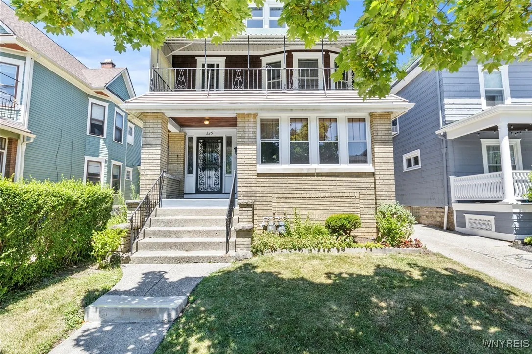329 Huntington Avenue, Buffalo, New York 14214, Buffalo, New York 14214, 5 Bedrooms Bedrooms, ,2 BathroomsBathrooms,Residential,For Sale,329 Huntington Avenue, Buffalo, New York 14214,B1623247