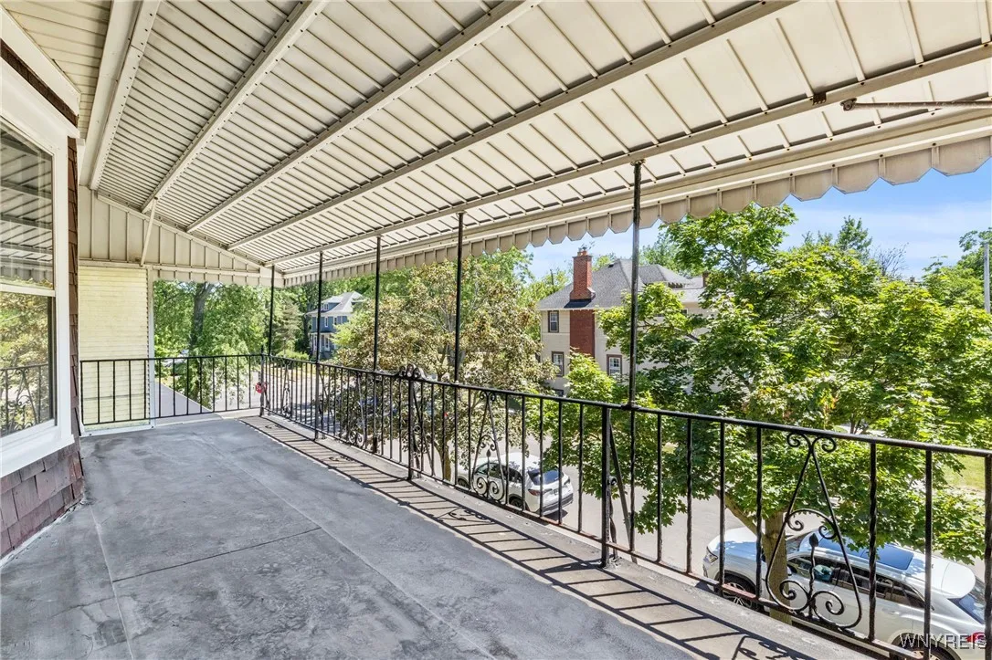 329 Huntington Avenue, Buffalo, New York 14214, Buffalo, New York 14214, 5 Bedrooms Bedrooms, ,2 BathroomsBathrooms,Residential,For Sale,329 Huntington Avenue, Buffalo, New York 14214,B1623247