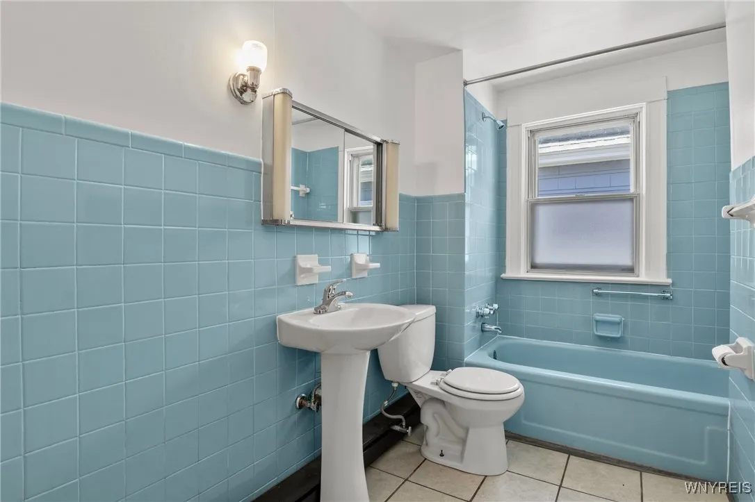 329 Huntington Avenue, Buffalo, New York 14214, Buffalo, New York 14214, 5 Bedrooms Bedrooms, ,2 BathroomsBathrooms,Residential,For Sale,329 Huntington Avenue, Buffalo, New York 14214,B1623247