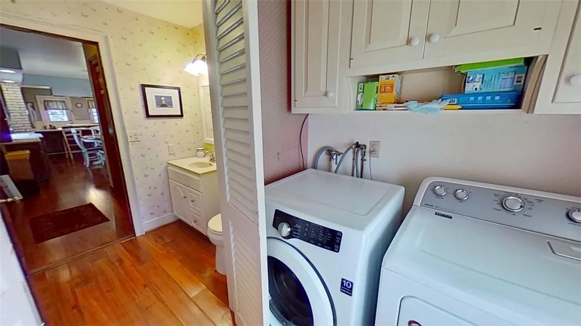 548 White Springs Road, Geneva Town, New York 1445, Geneva Town, New York 14456, 3 Bedrooms Bedrooms, 10 Rooms Rooms,2 BathroomsBathrooms,Residential,For Sale,548 White Springs Road, Geneva Town, New York 1445,0,R1624819