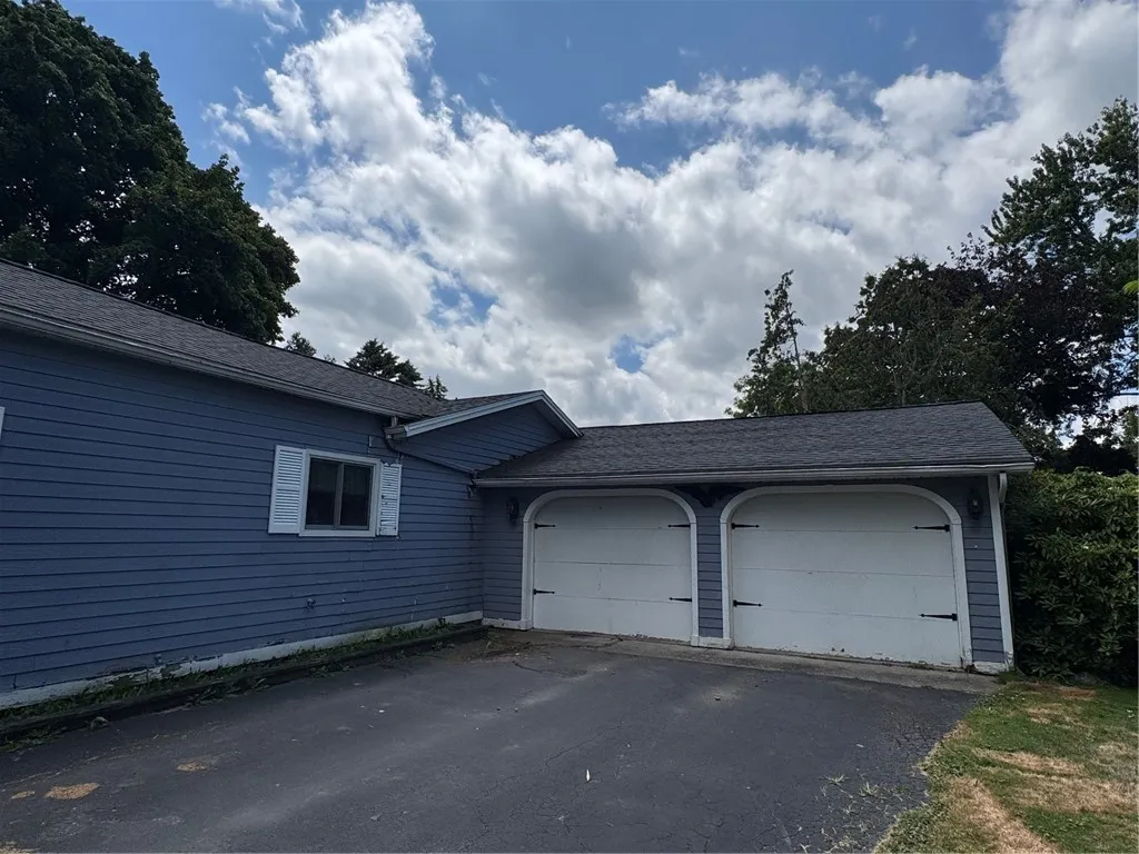 548 White Springs Road, Geneva Town, New York 1445, Geneva Town, New York 14456, 3 Bedrooms Bedrooms, 10 Rooms Rooms,2 BathroomsBathrooms,Residential,For Sale,548 White Springs Road, Geneva Town, New York 1445,0,R1624819