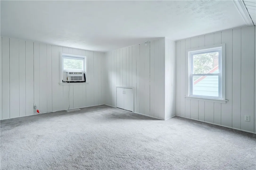 146 Meadowbrook Road, Rochester, New York 14620, Rochester, New York 14620, 3 Bedrooms Bedrooms, 7 Rooms Rooms,2 BathroomsBathrooms,Residential Lease,For Rent,146 Meadowbrook Road, Rochester, New York 14620,R1624292