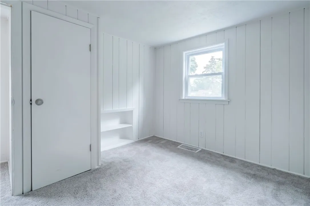 146 Meadowbrook Road, Rochester, New York 14620, Rochester, New York 14620, 3 Bedrooms Bedrooms, 7 Rooms Rooms,2 BathroomsBathrooms,Residential Lease,For Rent,146 Meadowbrook Road, Rochester, New York 14620,R1624292
